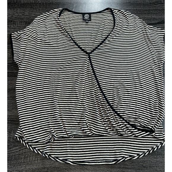 Bobeau Women's Medium Top Black White Striped Surplice Wrap Short Sleeve Blouse - Picture 1 of 5